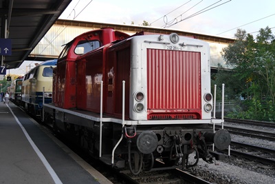 V100