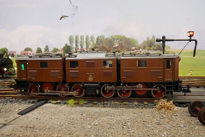 Spur 1 - E-Lok