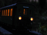 Steuerwagen bei Nacht