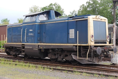 V100