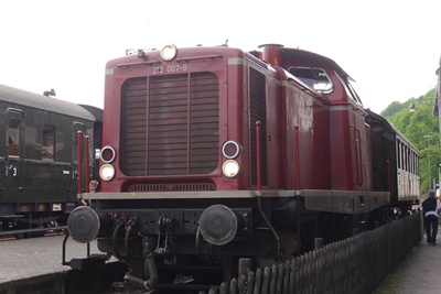 V100